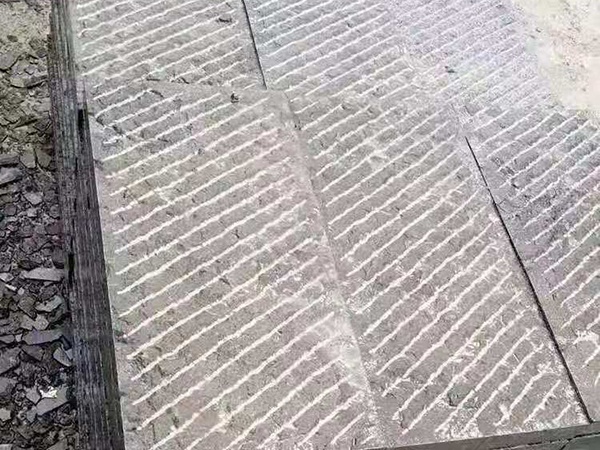 青石板棧道面